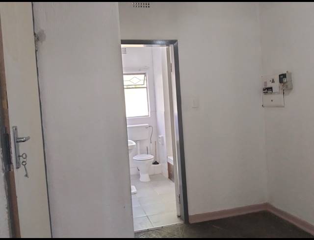 1 BEDROOM APARTMENT RENTED IN WINDSOR EAST